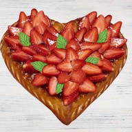 Супер-пирог с клубникой сердце Фото