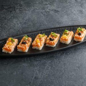 Осидзуси с опаленым лососем - Фото