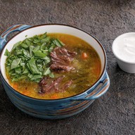 Щавелевый суп с телячьими щечками Фото