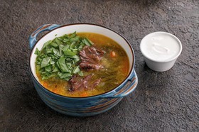 Щавелевый суп с телячьими щечками - Фото