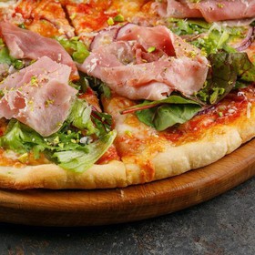 Пицца с брянским окороком - Фото