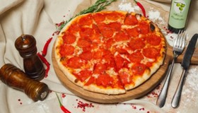Пицца по-милански с пепперони - Фото