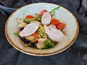 Салат с креветками и крабовым ганашем - Фото
