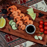 Мини-шашлык из тигровых креветок Фото