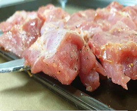 Шашлык из свиной мякоти (маринованный) - Фото