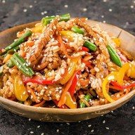 Wok рис с говядиной Фото