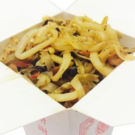 Лапша с морепродуктами в сливочном соусе Фото