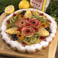 Пирог с фруктами и ягодами Фото