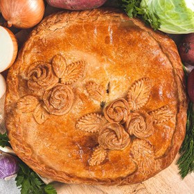 Пирог с курицей в сливочно-грибном соусе - Фото