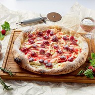Малина с маскарпоне пицца Фото