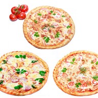 3 пиццы Фото
