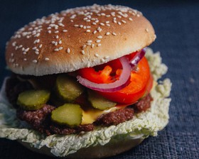 Гамбургер макси с беконом - Фото