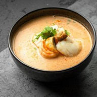 Том ям с морепродуктами Фото