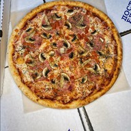 Римская пицца Фото