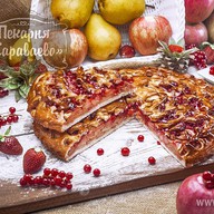 Пирог со смородиной и яблоками Фото