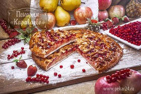 Пирог со смородиной и яблоками - Фото