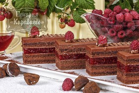 Торт Шоколадный трюфель с малиной - Фото