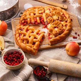 Пирог яблочно-брусничный - Фото