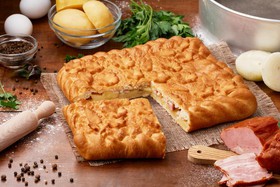 Пирог с жареным картофелем и беконом - Фото