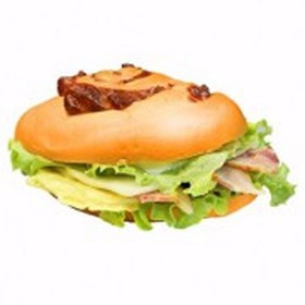 Сэндвич с беконом и омлетом - Фото