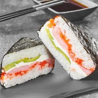 Онигири с креветкой Фото