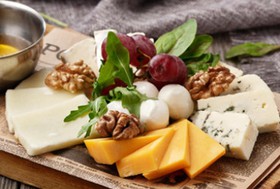 Ассорти благородных сыров - Фото
