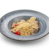 Фарфалле с цыпленком и грибами Фото