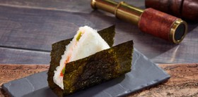 Онигири креветка-авокадо - Фото