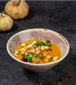 Тыквенный крем-суп с креветками - Фото