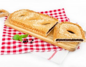 Пирог с черемухой (сдобно-песочный) - Фото