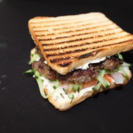 Сэндвич с говядиной Фото