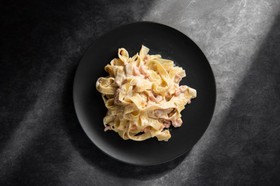 Паста с морепродуктами в сливочном соусе - Фото