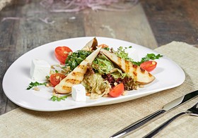 Салат с грушей и сыром фета - Фото