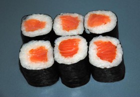 Хосомаки с копчёным лососем - Фото
