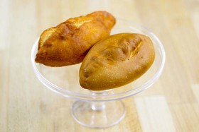 Пирожок с картофелем и луком жареный - Фото