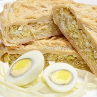 Пирог слоеный с капустой и яйцом Фото