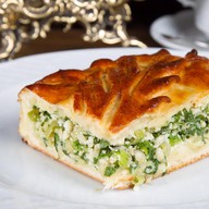 Пирог с зеленым луком и яйцом Фото