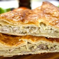 Cлоеный свинина, картофель Фото