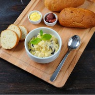 Каша пшенная с черносливом и ананасами Фото