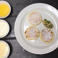 Сырники с бананом и грецким орехом Фото