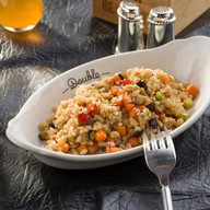Жареный рис с овощами Фото