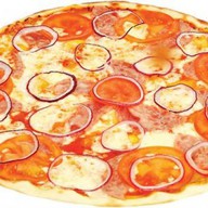 Пицца томаты и ветчина Фото
