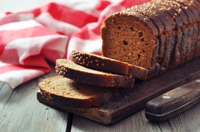 Хлеб черный ломтик - Фото