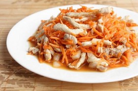 Салат с курицей и морковью по-корейски - Фото
