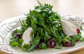 Салат со сливочным сыром и тархуном - Фото