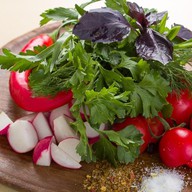 Тарелка свежих овощей на одного Фото