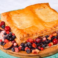 Пирог с ягодным ассорти (слоеный) Фото
