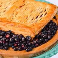 Пирог с черной смородиной (слоеный) Фото