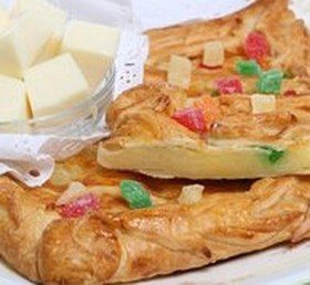 Пирог с сыром и цукатами (слоеный) - Фото