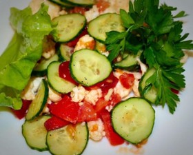 Хрустящий салат из свежих овощей - Фото